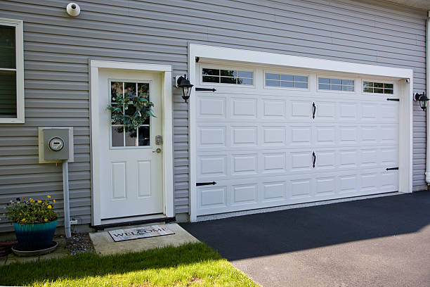 24/7 Emergency Garage Door Panel Replacement experts in Hagaman, NY